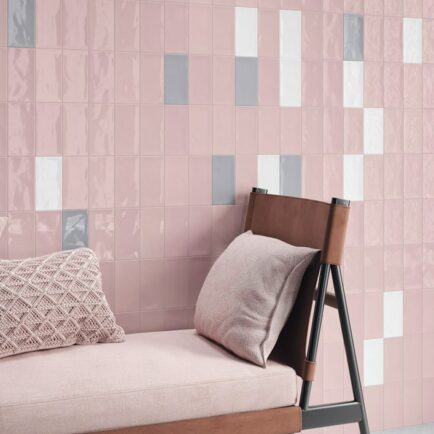 facilities_wall_sagitta_pink-white-grey_7,5x15_ambiente01